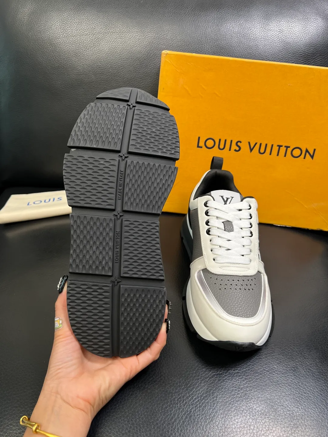 Men's shoes 💰 780 Lv High quality top crafts Louis Vuitton, sports sneakers counter synchronization, uppers imported from Italy, high-quality splicing with colorful and complex crafts, imported lambswool lining soft and comfortable, soles: original soles specially provided by the original factory, T men's shoes 💰U exclusive movable molded soles super comfortable, original and single goods, high quality, welcome to compare, code number 39-44 (customized 38 45)